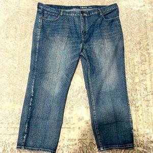 Men's IZOD Relaxed Comfort-Fit Jeans Darker wash 48X30